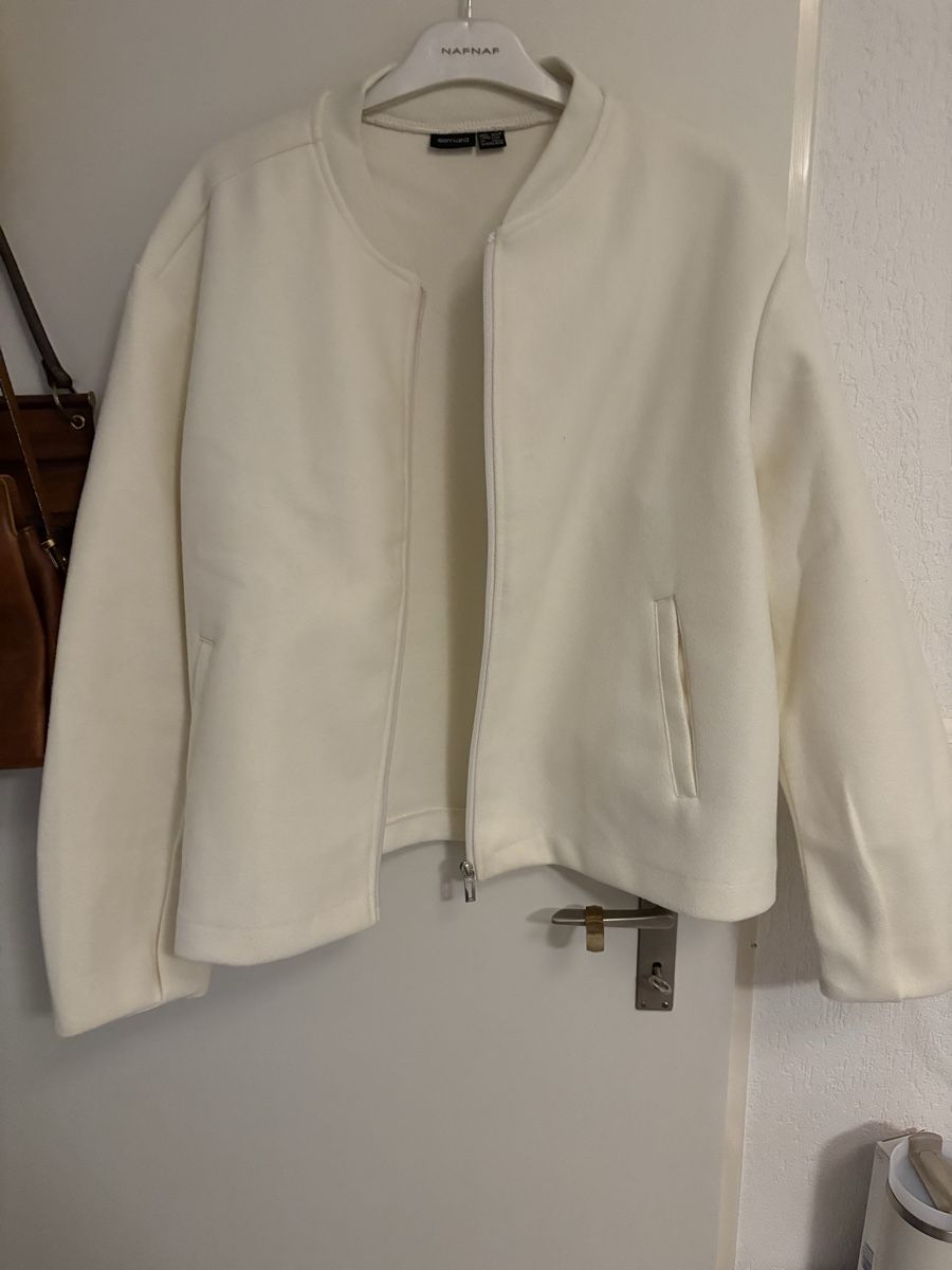 Jacken: Weisse Jacke – Neu (gemäss Beschreibung) aus Olten von edona_muslija 1