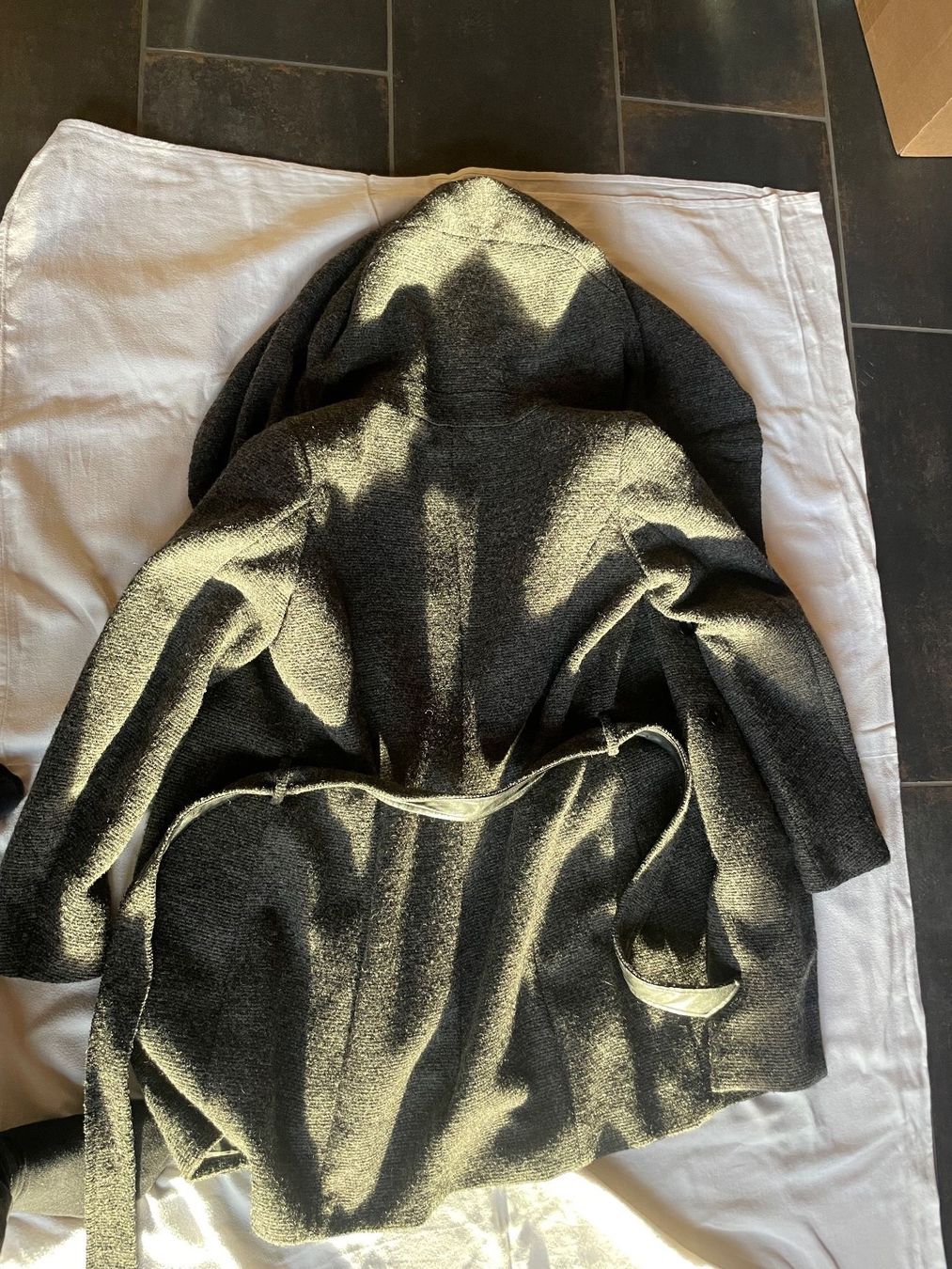 Cappotti: Wintermantel Grau Marke Only Gr XL – Usato da Schwarzenegg venduto da Aylin4 2
