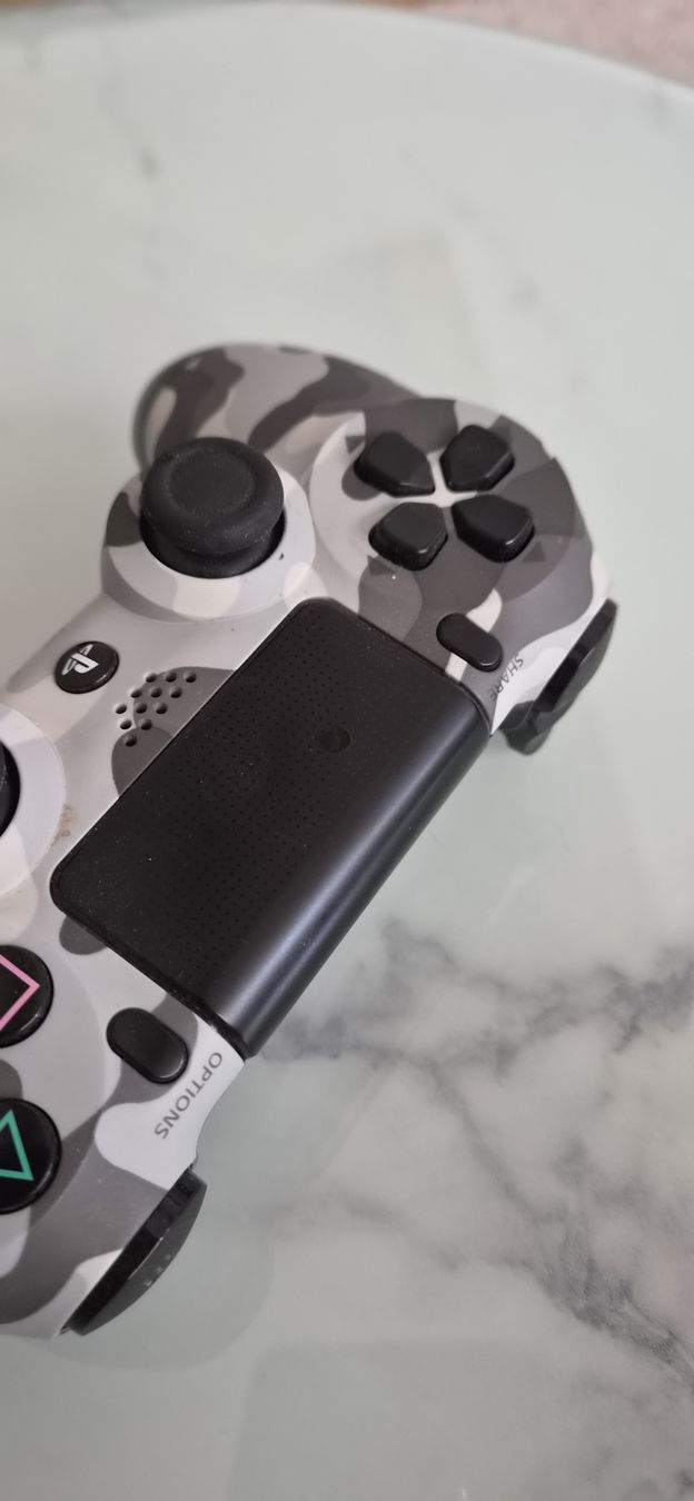 Sony Konsolen: 2x PS4 Controller – Gebraucht aus Gerzensee von Omeisel 1
