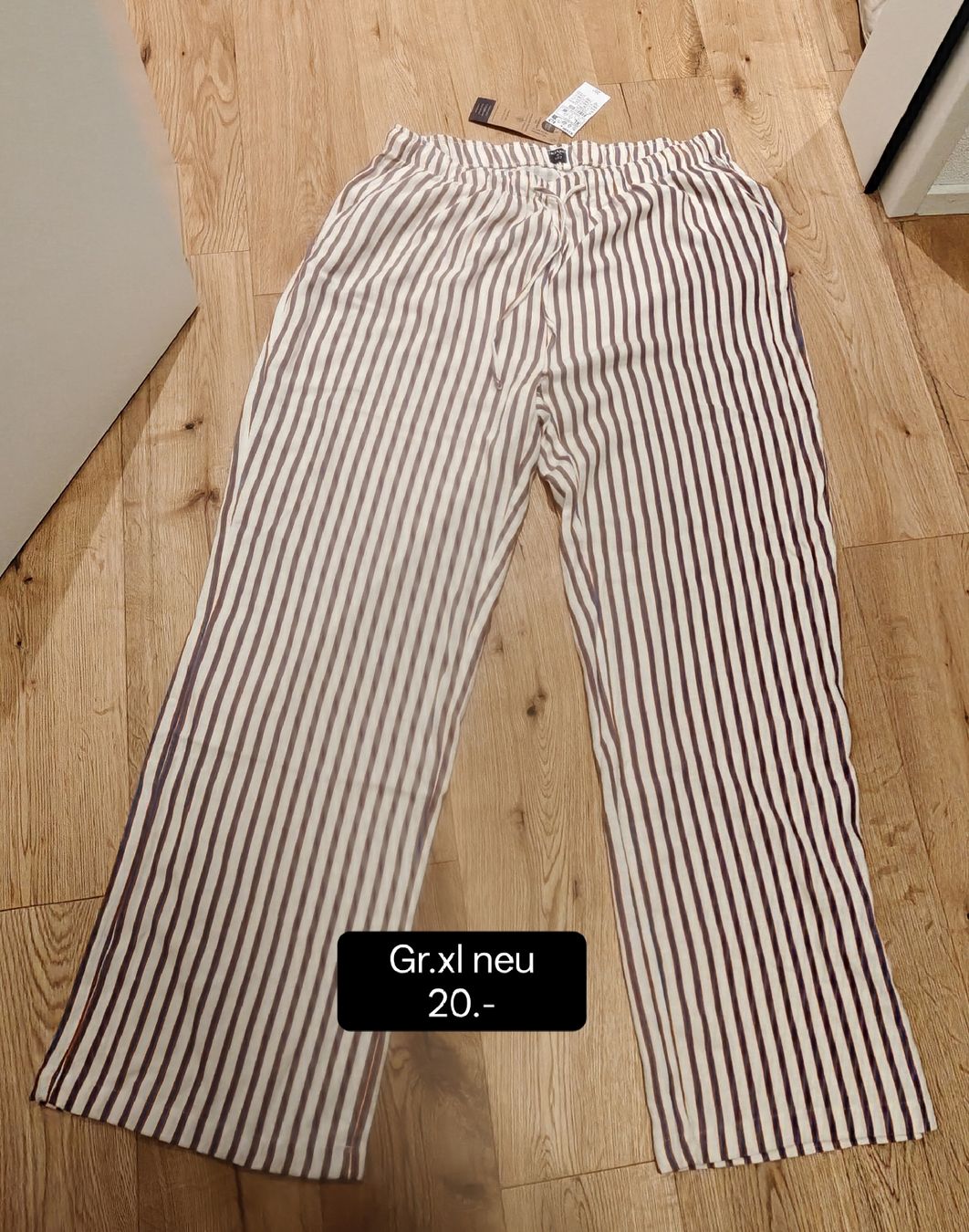 Pantaloni: schöne Hose gr.xxl neu – Nuovo (secondo la descrizione) da Beromünster venduto da aniram90