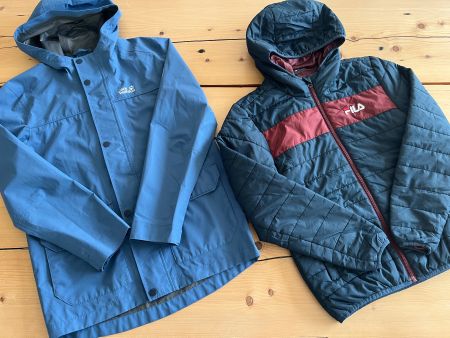 Jack Wolfskin Regenjacke / Jacke & Fila Steppjacke 146/152