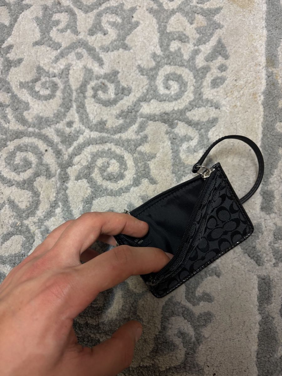 Coach Portamonete: Coach Coin Pouch Black Monogram – Nuovo (secondo la descrizione) da Brislach venduto da edu_t6pq 3