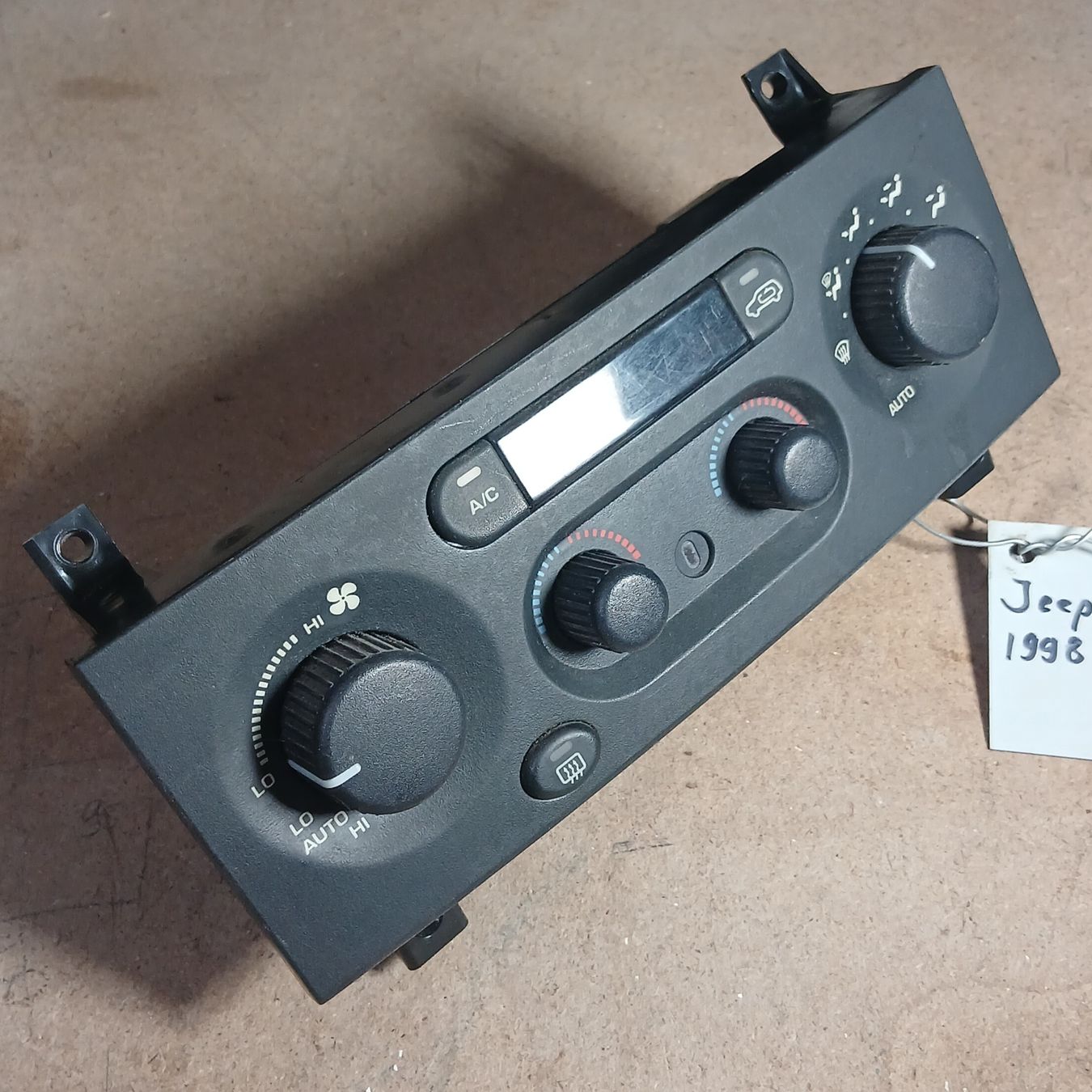 Jeep Tutti pezzi di ricambio auto: Commande de ventilation Jeep Grand Cherokee WJ  – Usato da la heutte venduto da Auto-stock