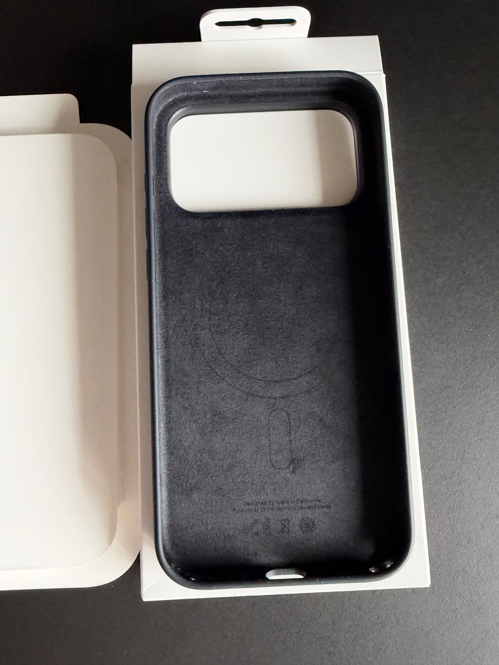 Apple Covers & Schutzfolien: iPhone 18 Pro Max Silikon Case mit MagSafe - Schwarz – Neu (gemäss Beschreibung) aus Sempach von franksch_ 1