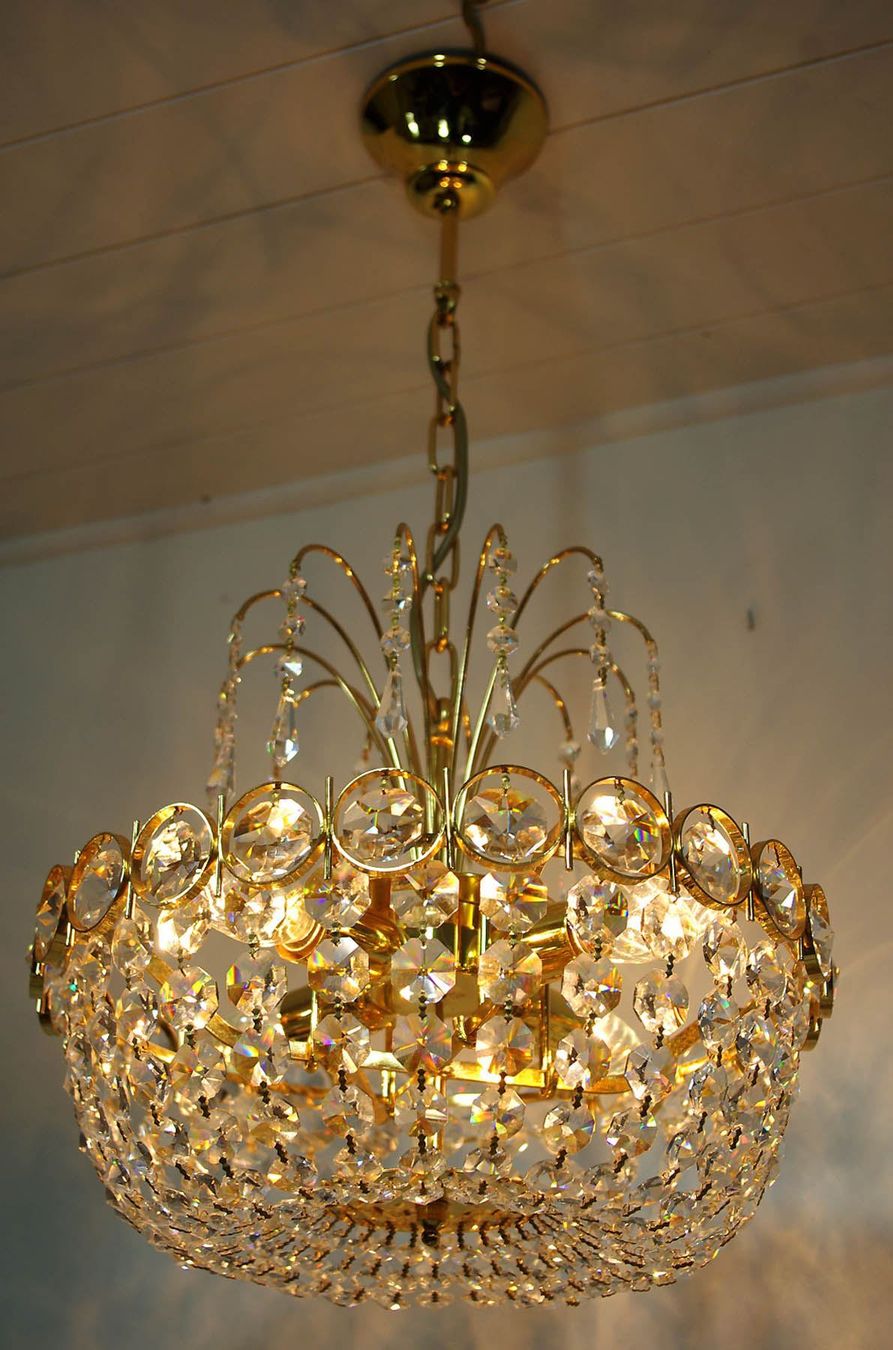 Lampadari & plafoniere: exklusiver Korblüster mit Bleikristall – Usato da Meggen venduto da Trouvaillen 2