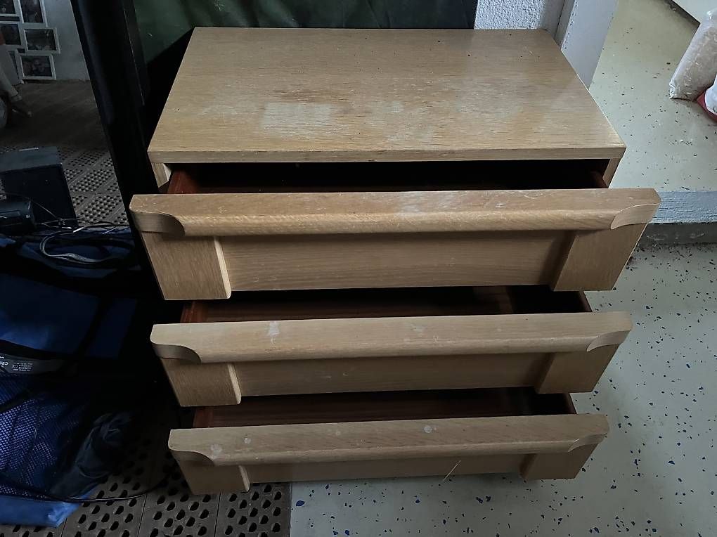 Nachttische: Nachtschrank Nachttisch echt Holz – Gebraucht aus Frutigen von gpt_9rs5 1