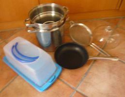 Küchenuntensilien: Spagetti-Topf, Pfannen
