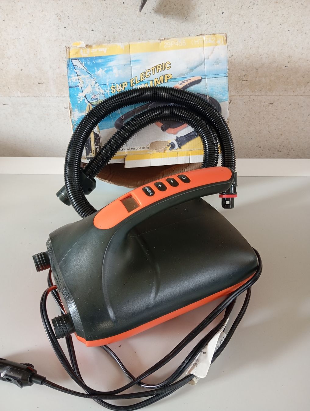 Pumpen & Teile: SUP Pumpe elektrisch Autoadapter mit Schlauch und Box – Gebraucht aus Pfyn von Pat753 1