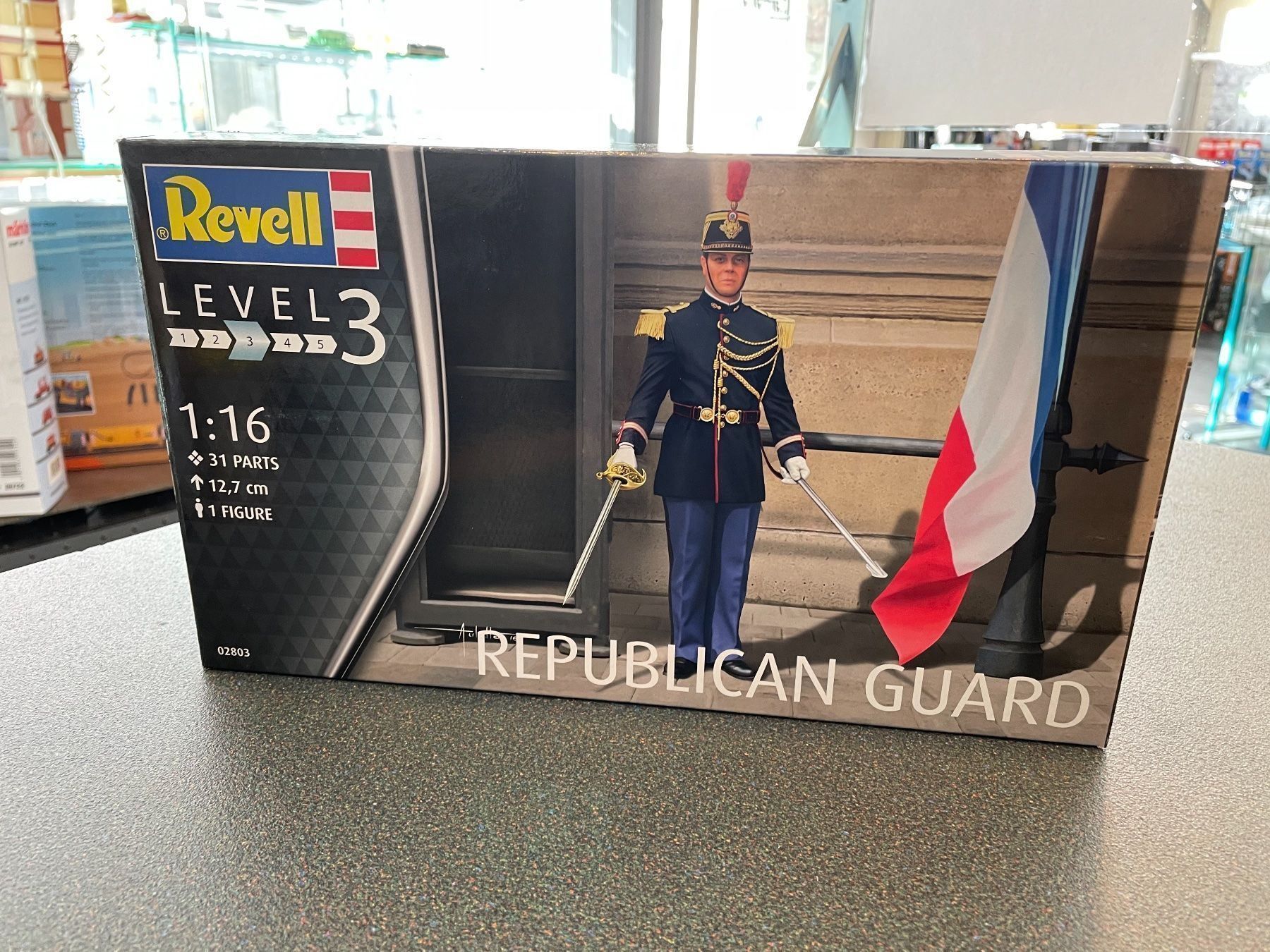 Kit di modellismo & Modellini statici: Revell 1:16 republican guard 02803 – Nuovo e nell'imballaggio originale da Chiasso venduto da Carrara-Modellismo