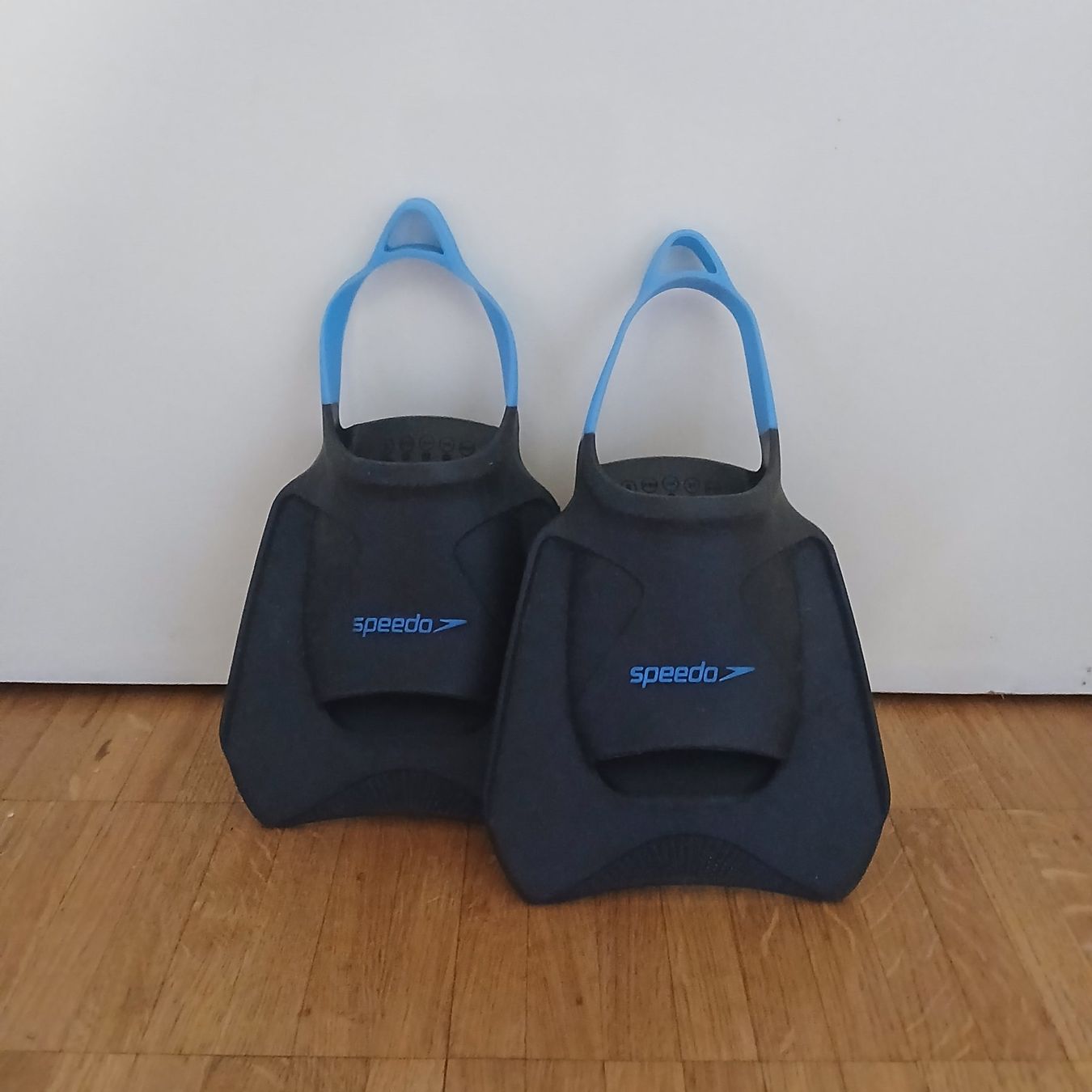 Speedo Pinne, Maschere & Boccagli: SPEEDO Schwimmflossen/Palmes Natation – Usato da Lausanne venduto da hdda