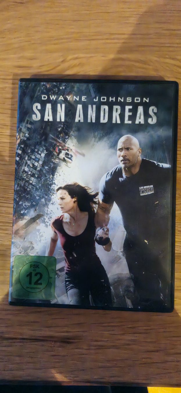 Tutti i DVDs: San Andreas DVD mit Dwayne Johnson - Top Zustand! – Usato da Näfels venduto da energie2925