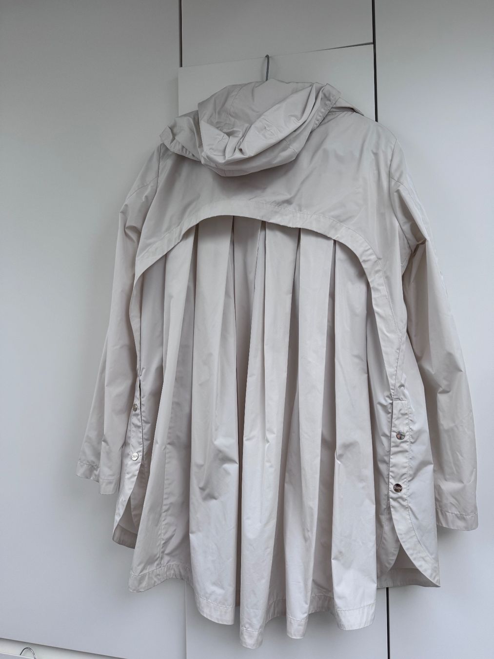 Herno Cappotti: Neuwertiger Herno Regemmantel IT 42 – Usato da Herrliberg venduto da jan_lp69 1