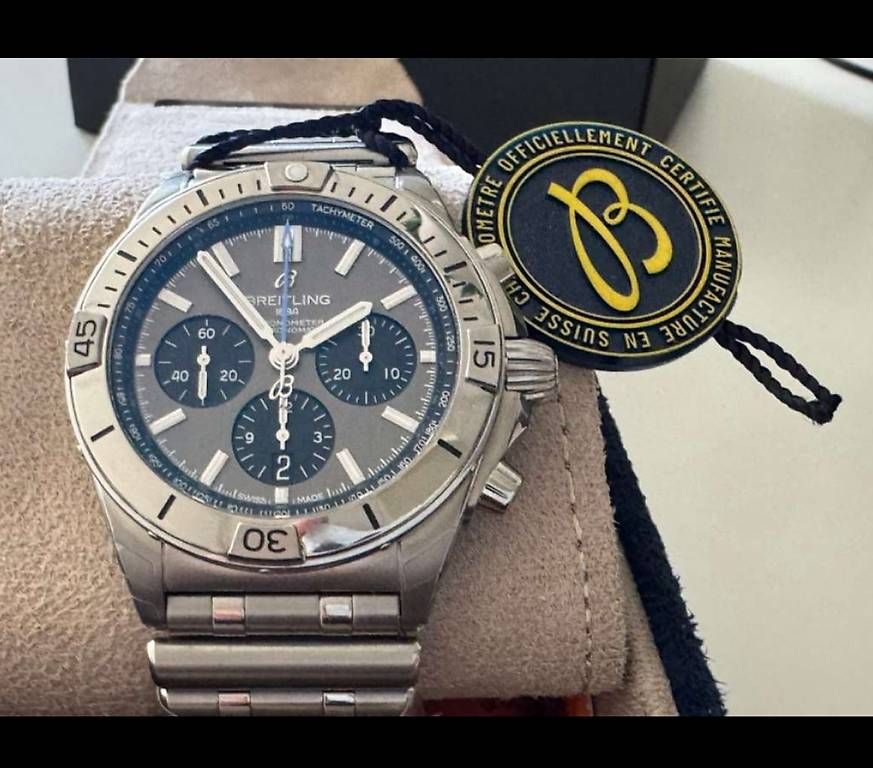 Breitling Orologi: Breitling Titanium Chronomat 42 B01 Chronograph – Nuovo (secondo la descrizione) da Wallisellen venduto da hsnxo