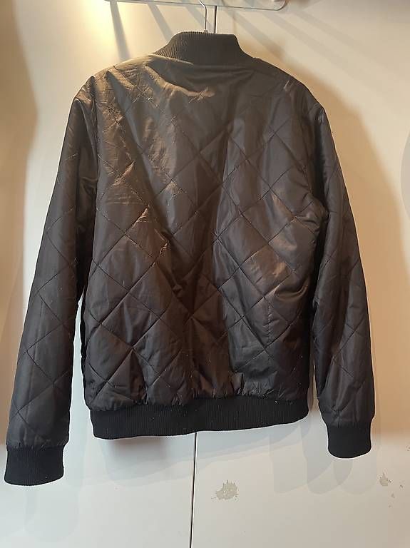 Giacche: Reversible schwarze/militär Jacke – Usato da Weisslingen venduto da Fiorellin7 1