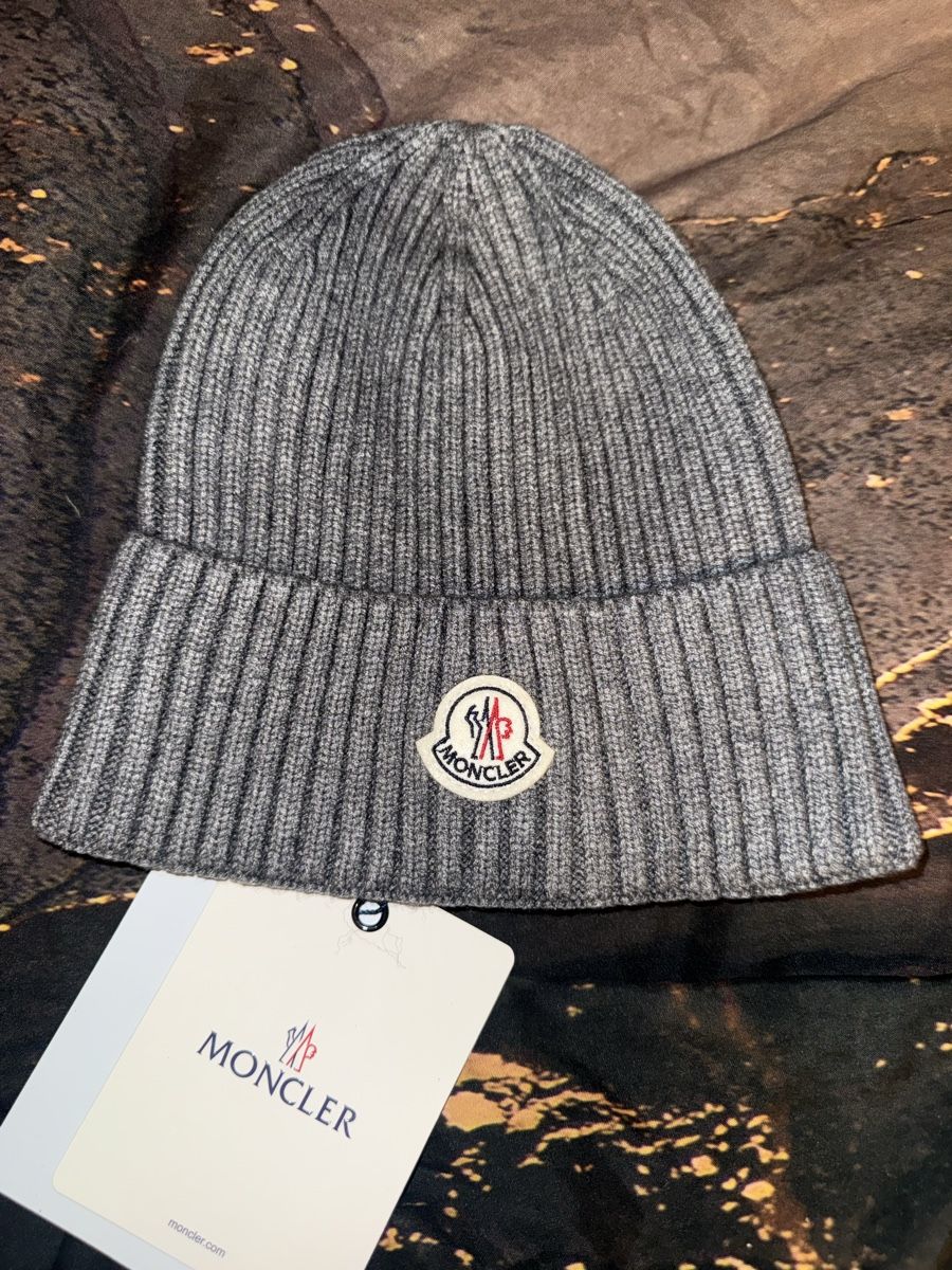 Moncler Copricapi, berretti & cappellini: Moncler Mütze – Nuovo (secondo la descrizione) da Wetzikon ZH venduto da shey7