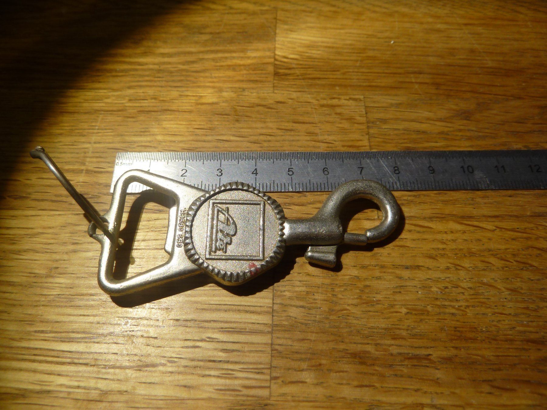 Kletterausrüstungen: Ate Schlüsselanh. Karabiner Flaschenö. – Gebraucht aus Hochfelden von swissice 4