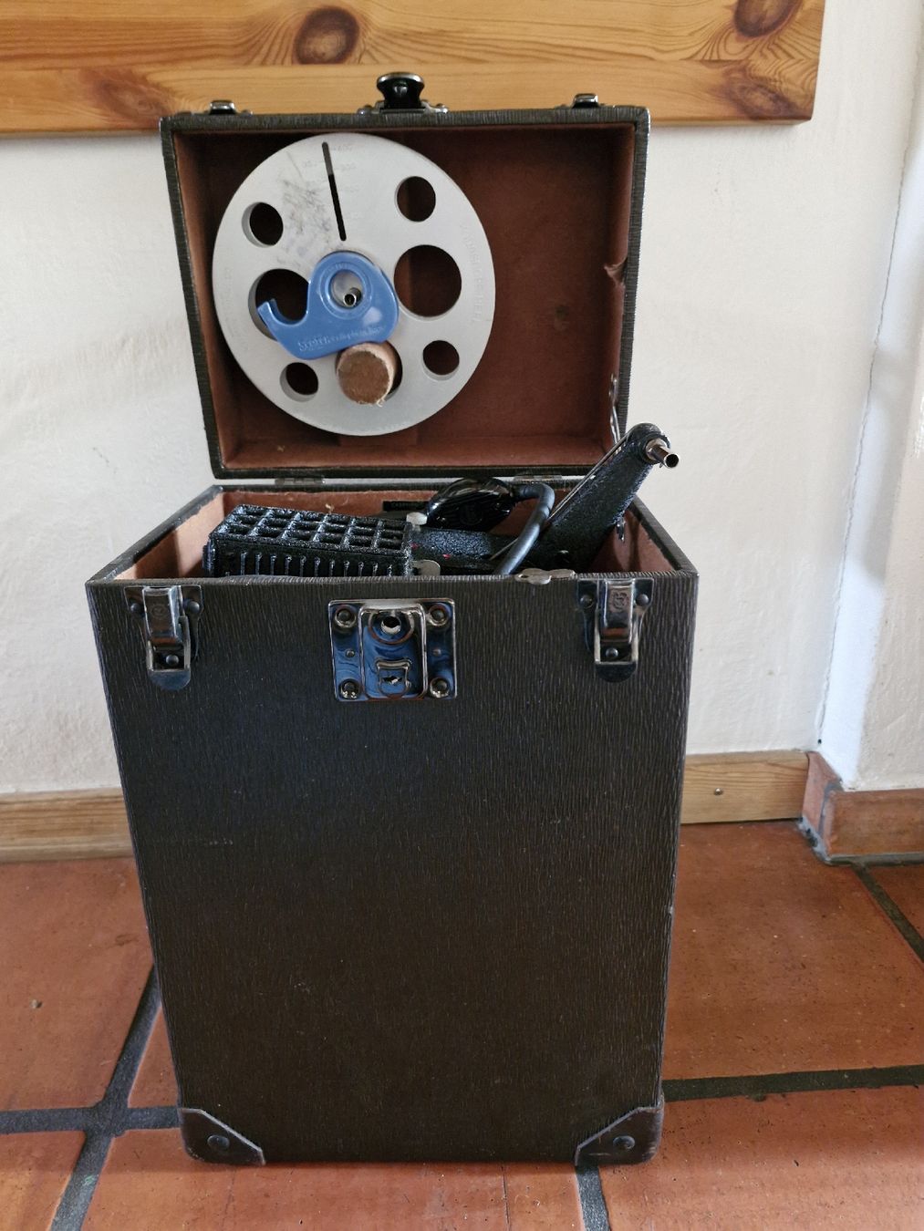 Home Cinema: Filmprojektor vintage – Usato da Weiningen ZH venduto da ds22ue 1