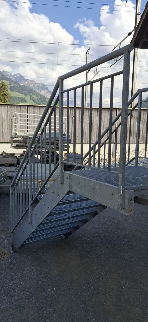 Scale: Treppe mit Geländer und Podest – Usato da Reichenbach i. K. venduto da Wskorpion 2