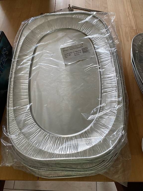 Servierplatten: Alu-Servier- und Partyplatten – Neu (gemäss Beschreibung) aus Reichenburg von ica_k2jm