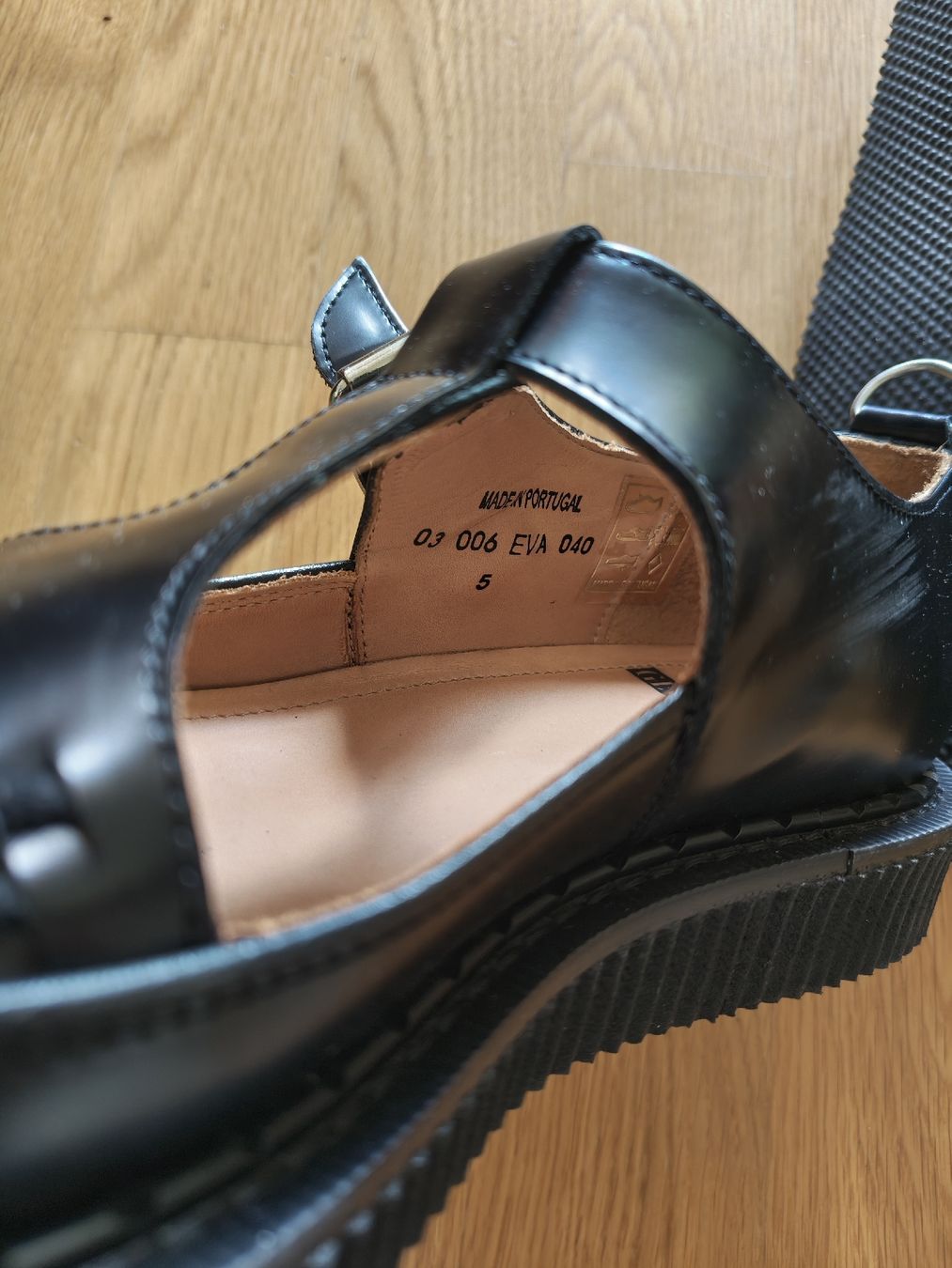 Scarpe da donna: George Cox shoes black  – Nuovo (secondo la descrizione) da Zug venduto da elenaanna 3