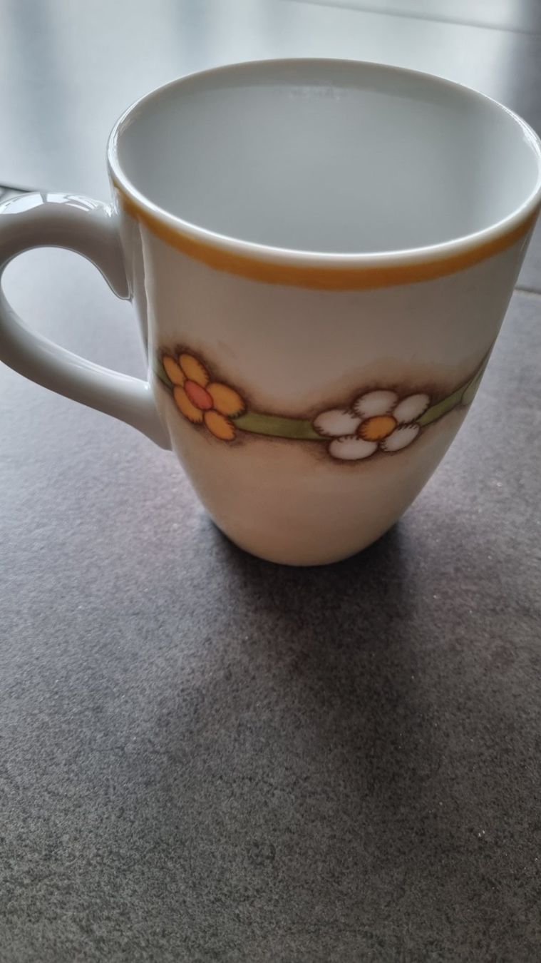 Tazze: Tasse mit Blechdose von THUN – Nuovo e nell'imballaggio originale da Cugnasco venduto da FuoriTutto 2