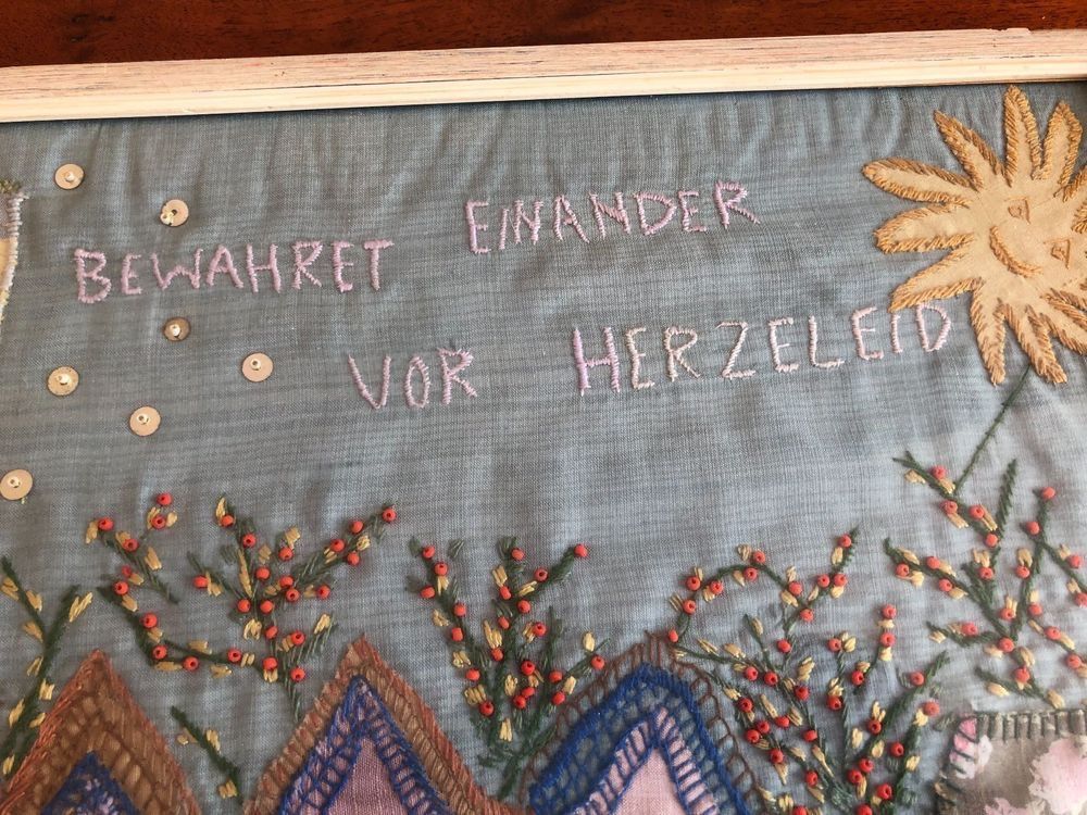 Foto & Immagini: STOFF-U. STICKBILD "BEWAHRET EINANDER VOR HERZELEID", UNIKAT – Usato da Zürich venduto da rolo66 6