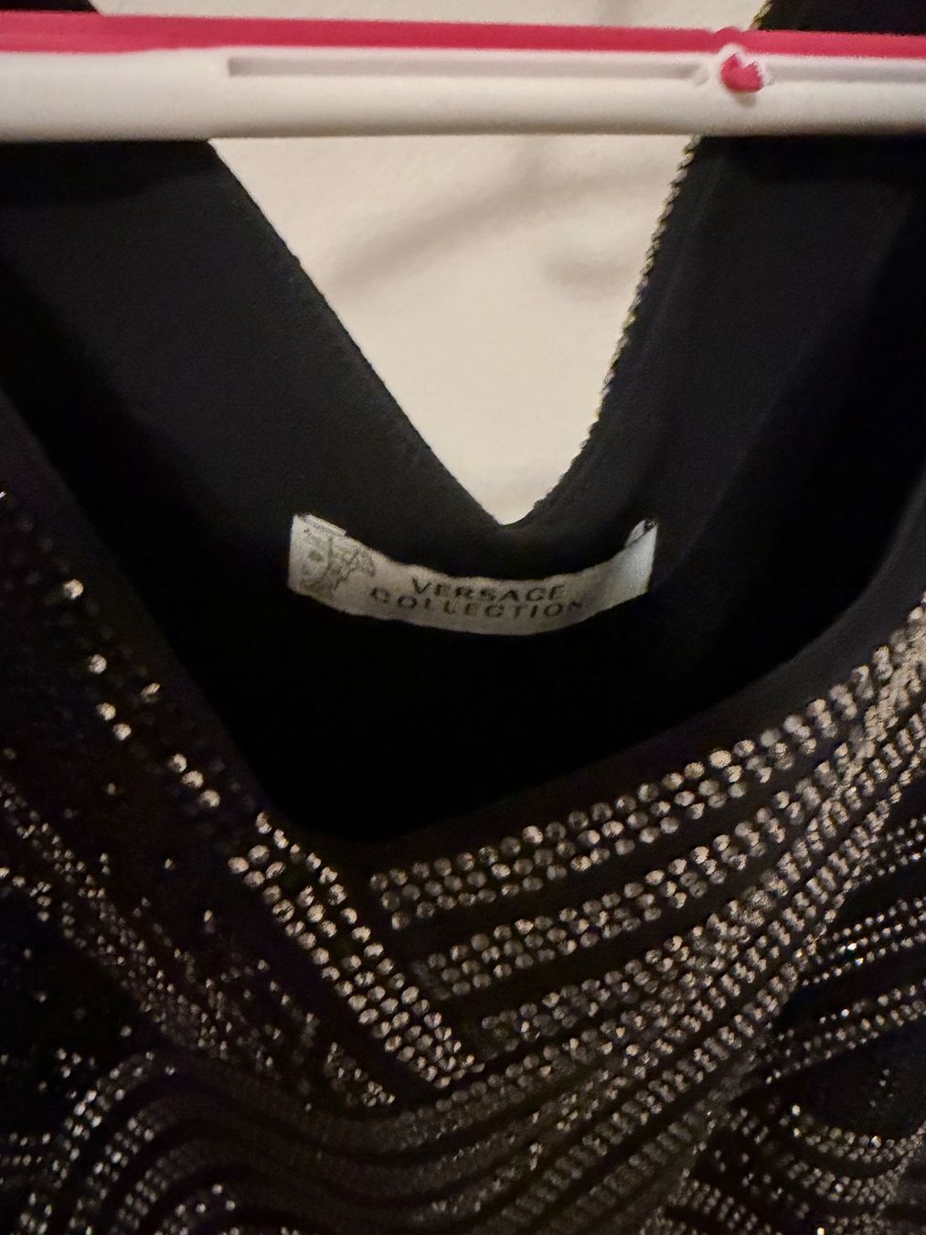 Versace Vestiti: Robe Versace Collection noire ornée de sequins taille S – Usato da Villeneuve VD venduto da jxste_dani 1