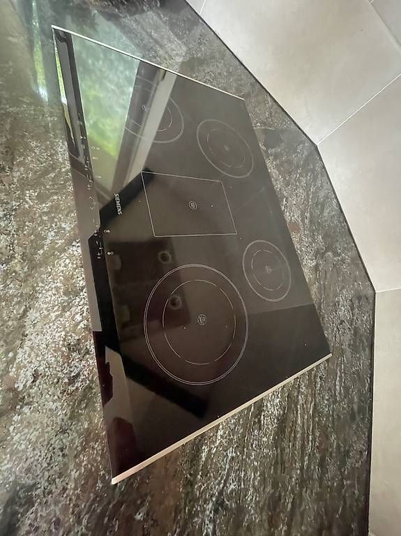 Herde: Plaques de cuisson à induction Siemens – Gebraucht aus St-Légier-Chiésaz von sab_rmh2 1