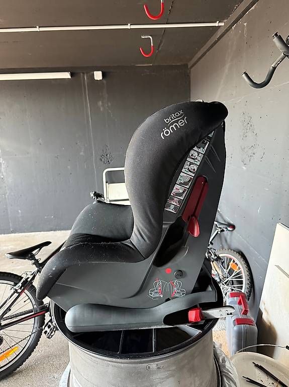Britax Römer Seggiolini per auto: Römer Kindersitz – Usato da Nürensdorf venduto da Marcoaeberhard 1