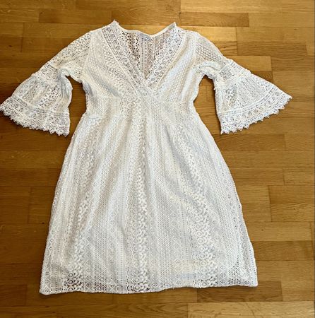 Sommerliches Spitzenkleid Gr. S (36) Weiss - Elegant & Lufti