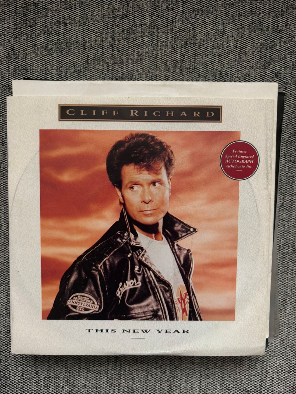 Dischi in vinile: Cliff Richard - This New Year – Usato da Zofingen venduto da Bigron