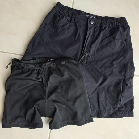 Tolle, bequeme Stoke Bikehosen inkl. Inlet Gr. 152 / Top!