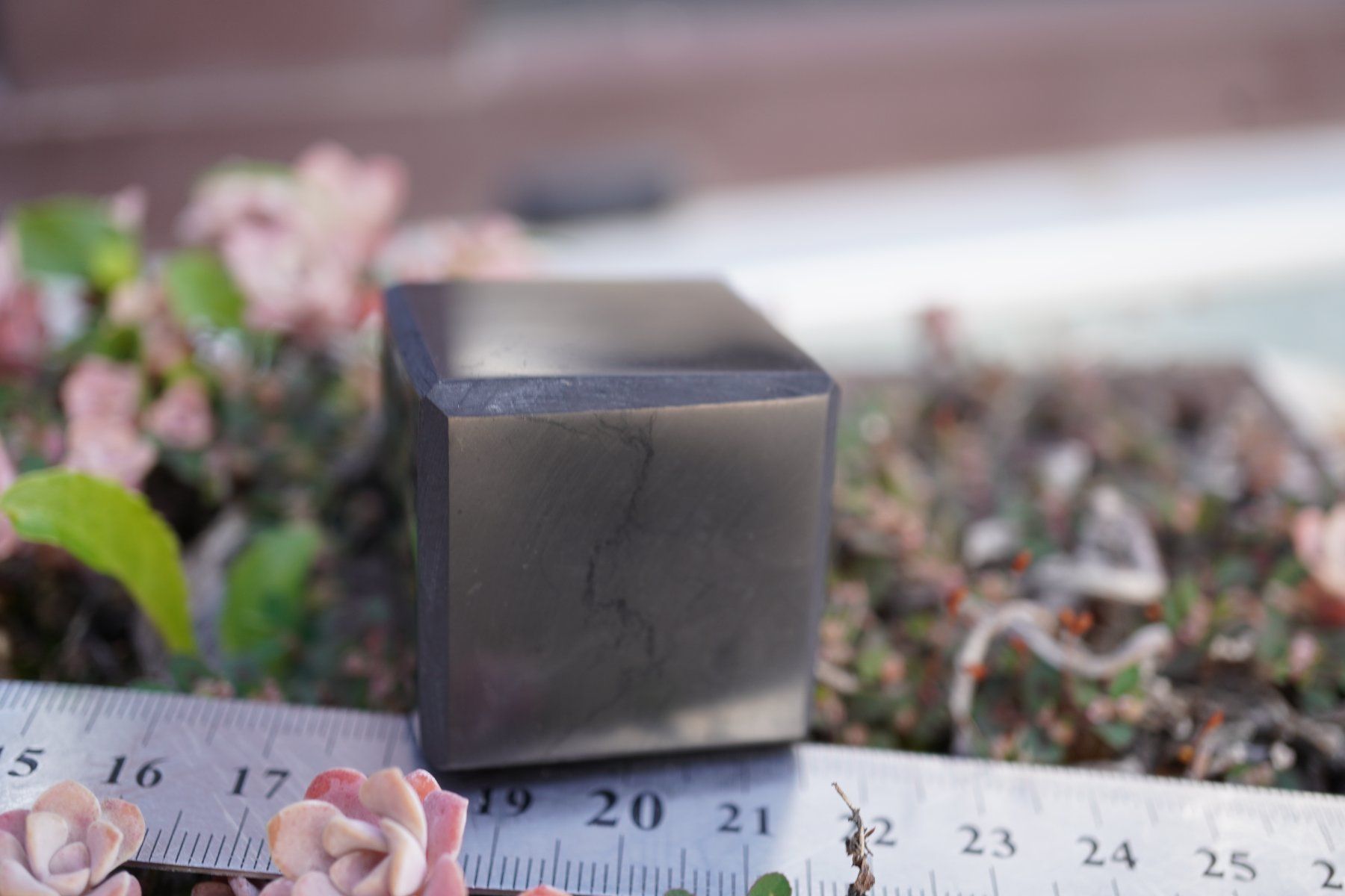 Minerali & Pietre curative: Schungit / Shungit  Würfel 3cm – Nuovo e nell'imballaggio originale da Eschenbach SG venduto da topstone 1