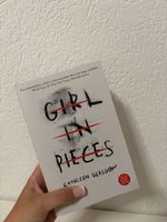 Buch Girl in Pieces