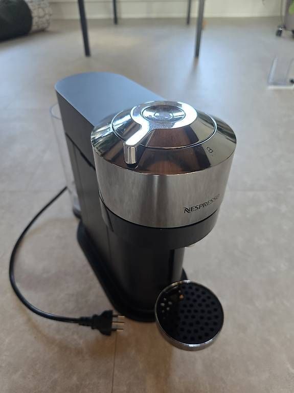 Kaffeemaschinen & Espressomaschinen: Venturo Nespresso Kaffeemaschine – Gebraucht aus Herisau von RaffiHausi