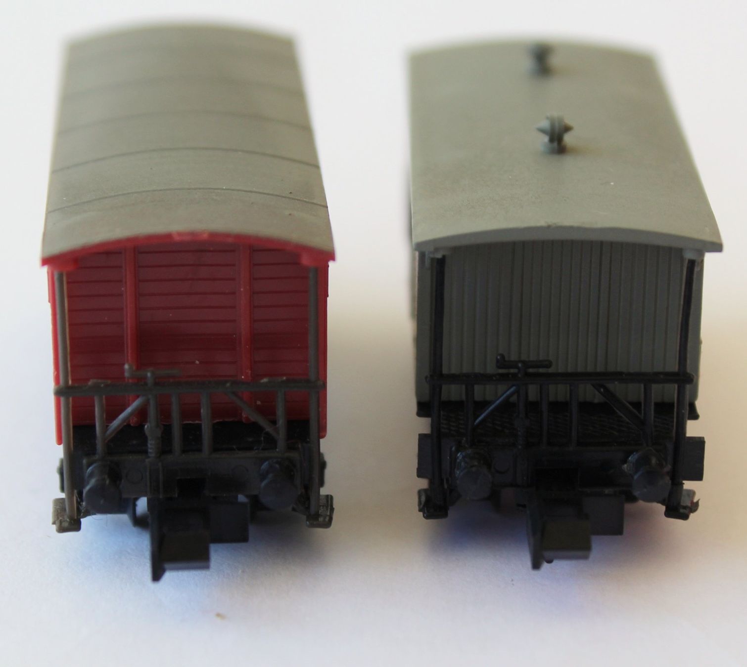 Modellini di ferrovie: 2x Spur N SBB CFF Gedeckte Güterwagen – Usato da Zürich venduto da Auctionata 3