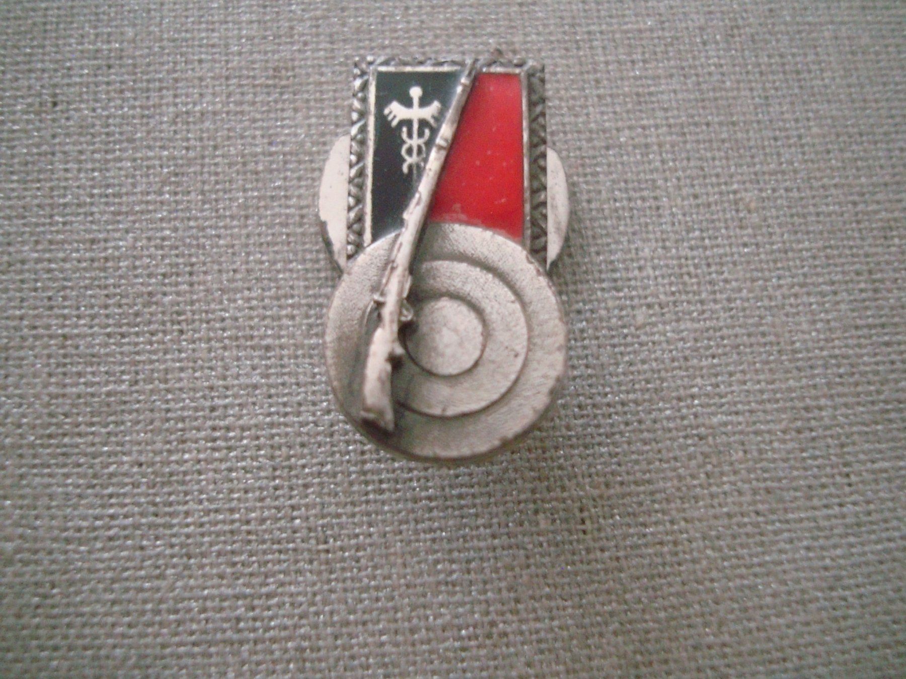 Plaquettes & Badges: Abzeichen - Knopfloch - Schützen – D'occasion à Neuenegg par flohcante