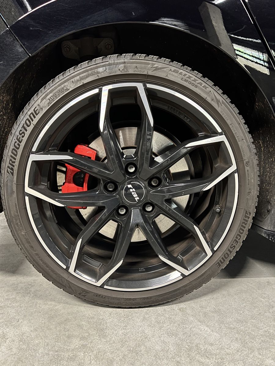 Pneus & Kompletträder: 4 Winterräder 18” Bridgestone Blizzak LM005 – Gebraucht aus Münchenstein von Andri.Gschwind