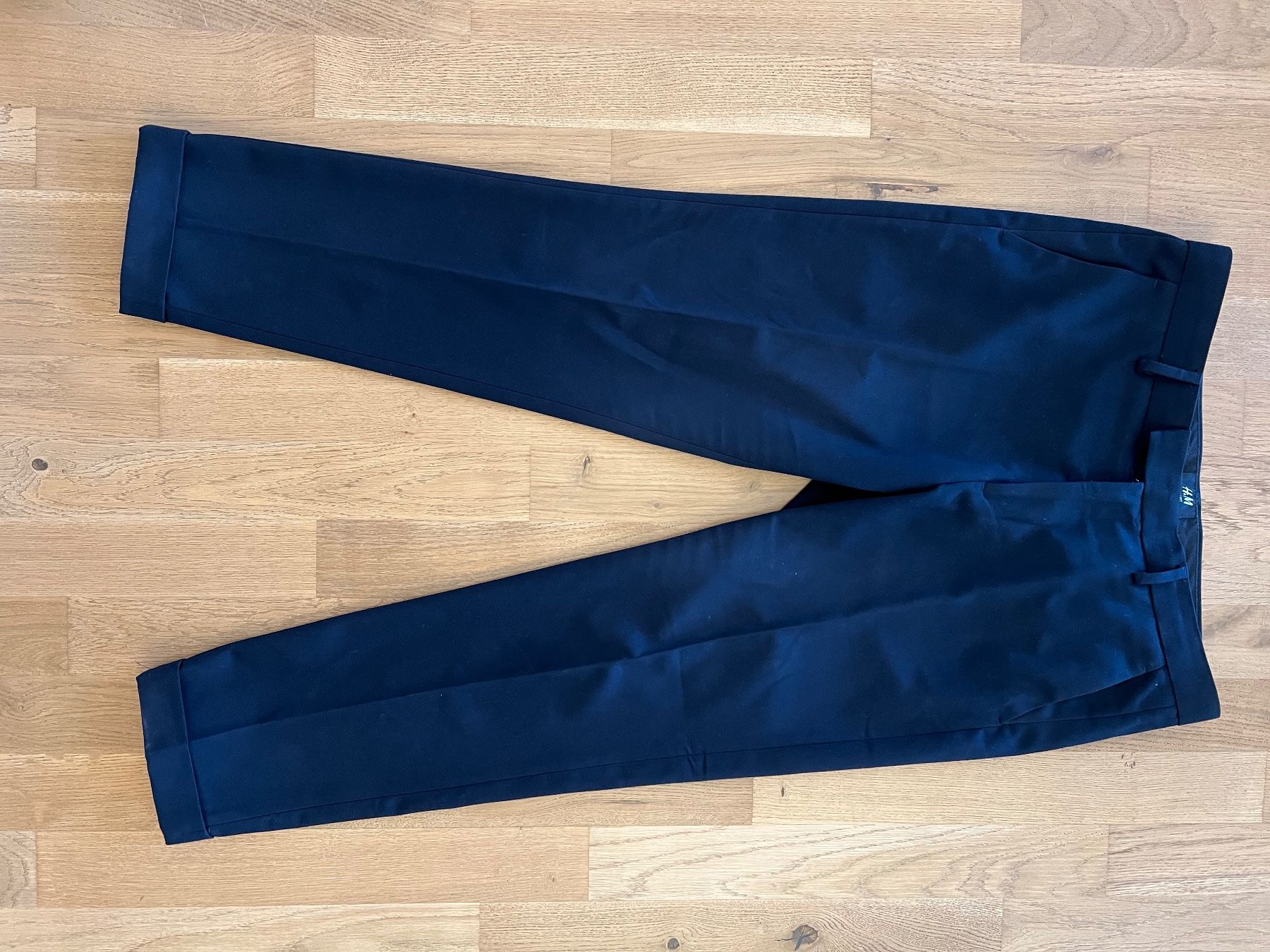 H&M Pantaloni: Dunkelblaue Hose – Usato da Altendorf venduto da wqv_97