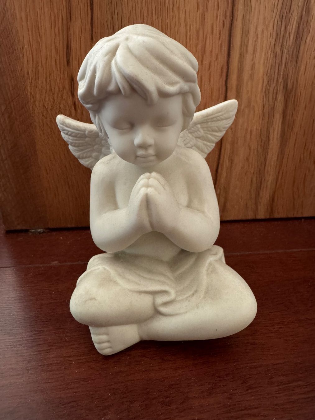 Statuette: Engel Figur sitzend mit gefalteten Händen – Usato da Gebenstorf venduto da baumhaus64