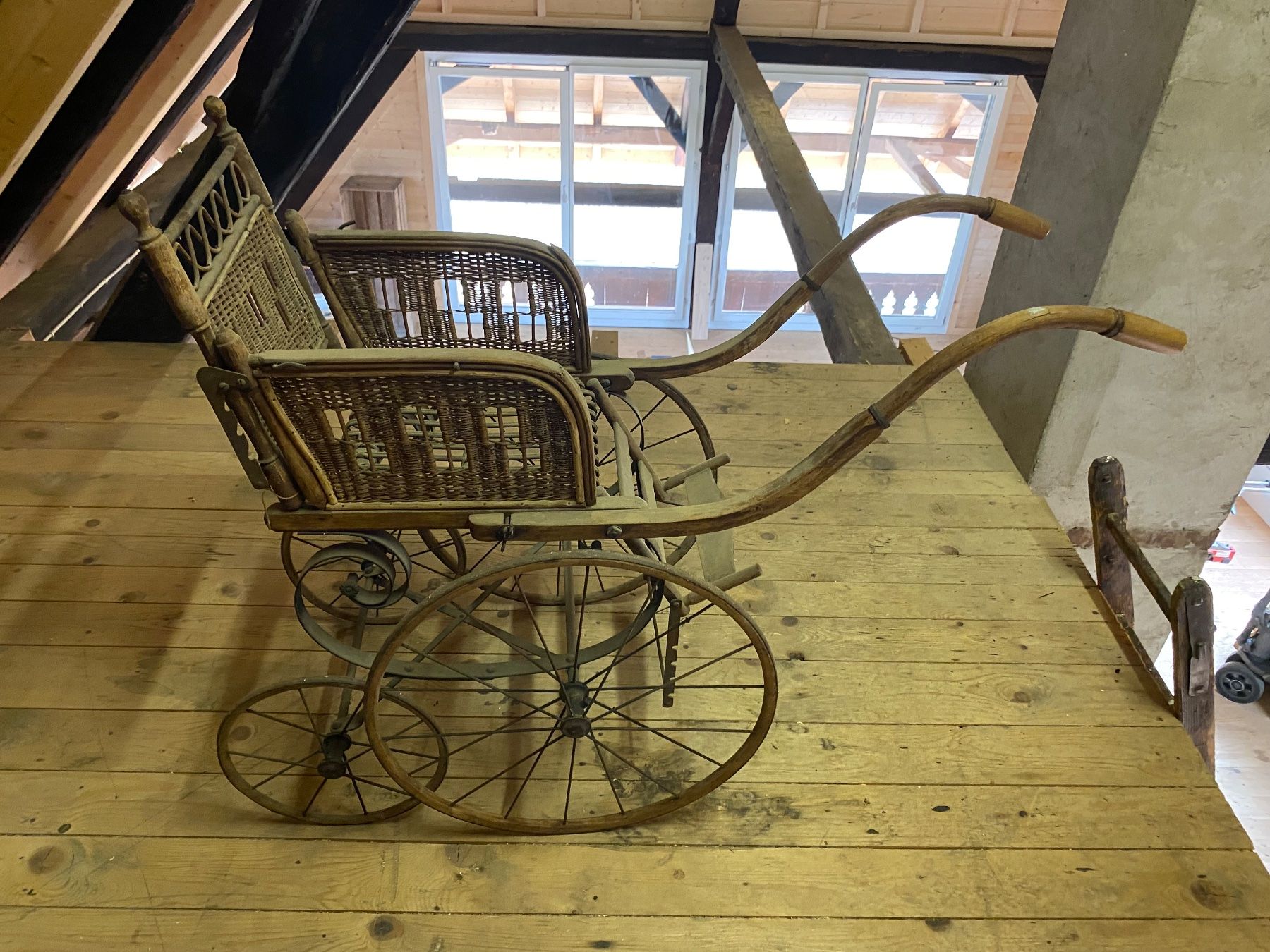 Poussette: Antiker Kinderwagen – D'occasion à Huttwil par kadett1984