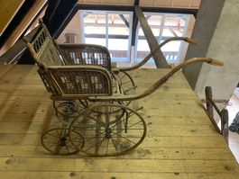 Antiker Kinderwagen