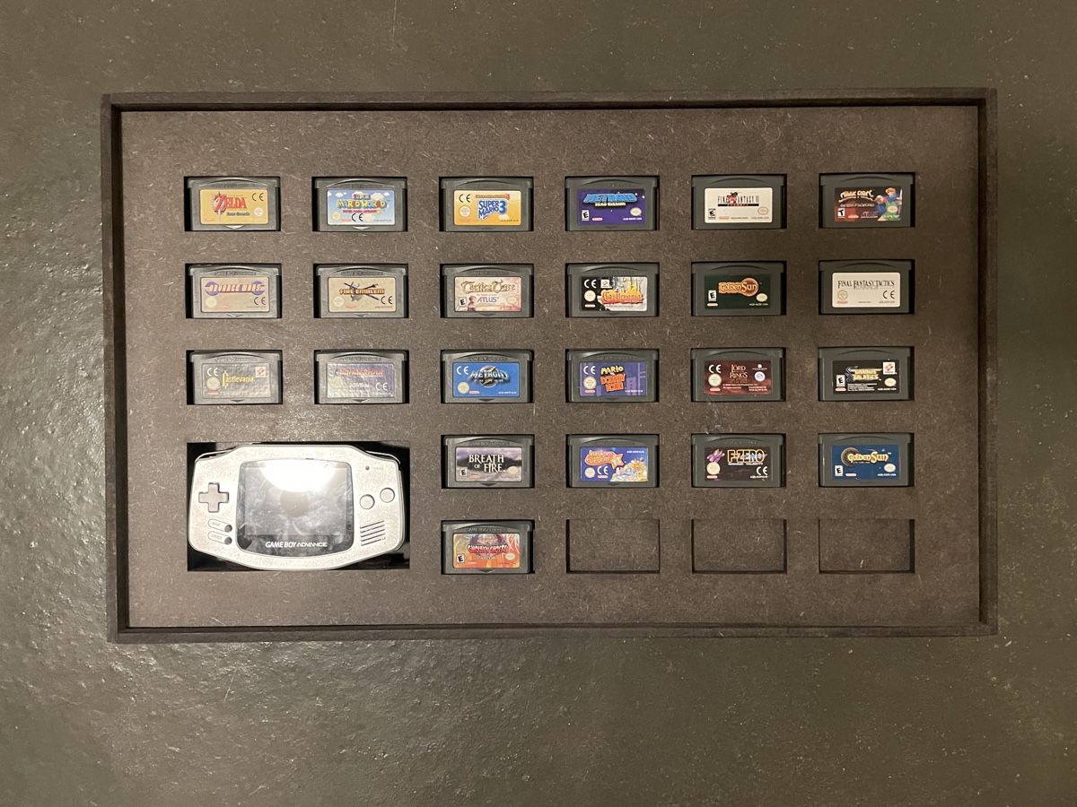 Nintendo Console: Game boy Advance Ausstellungsrahmen – Usato da Susch venduto da Ascaso