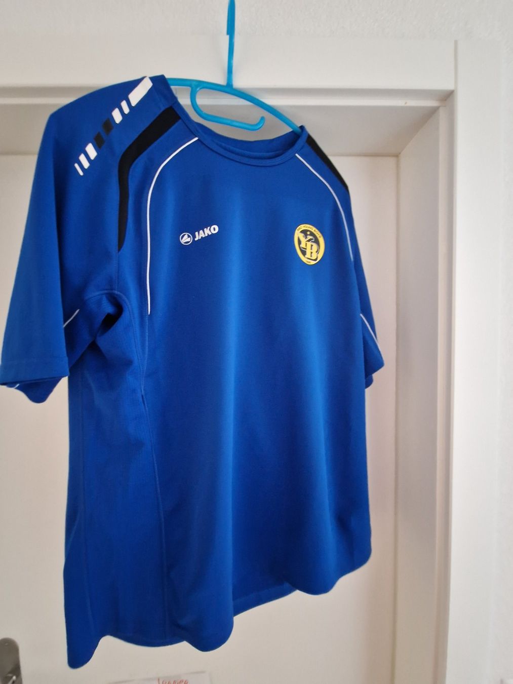 Young Boys Canottiere & Pantaloni: BSC Young Boys - Taille L comme neuf! – Nuovo (secondo la descrizione) da Villars-sur-Glâne venduto da Mark_988 1