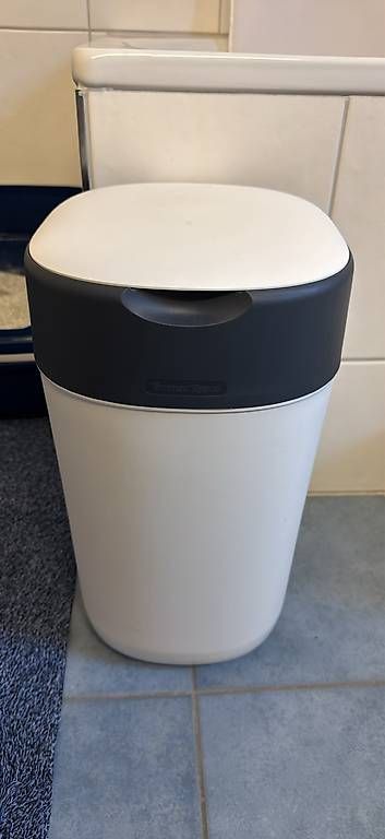 Tommee Tippee Poubelles: Tommee Tippee Twist and Click Advanced Windeleimer – D'occasion à Allenwinden par spe_dw2w
