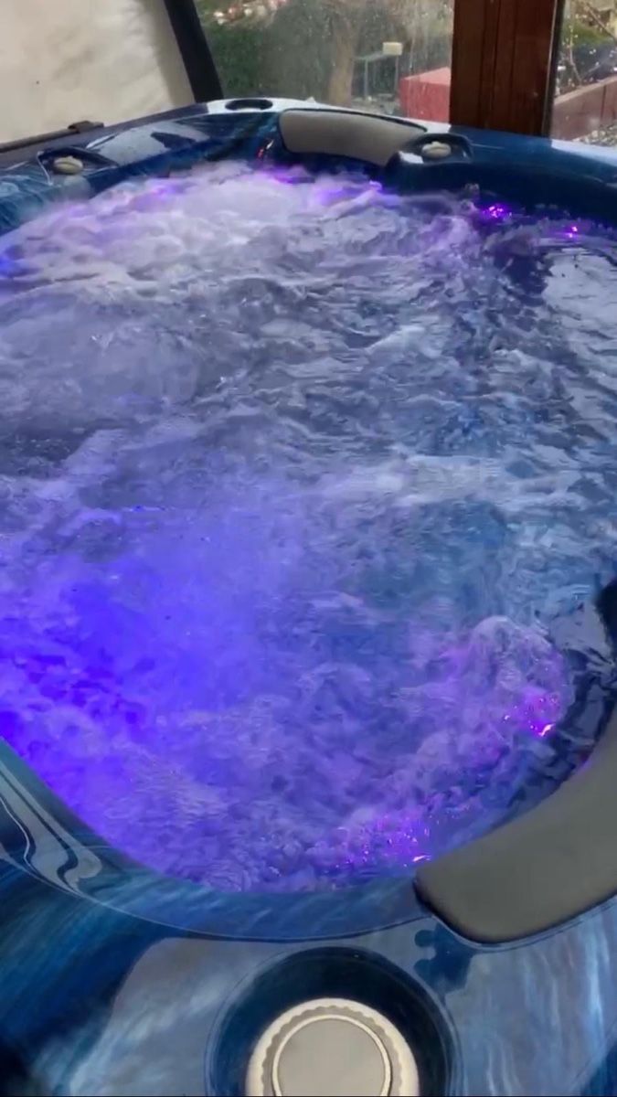 Whirlpool: Whirlpool  – Gebraucht aus Höri von sannawidi