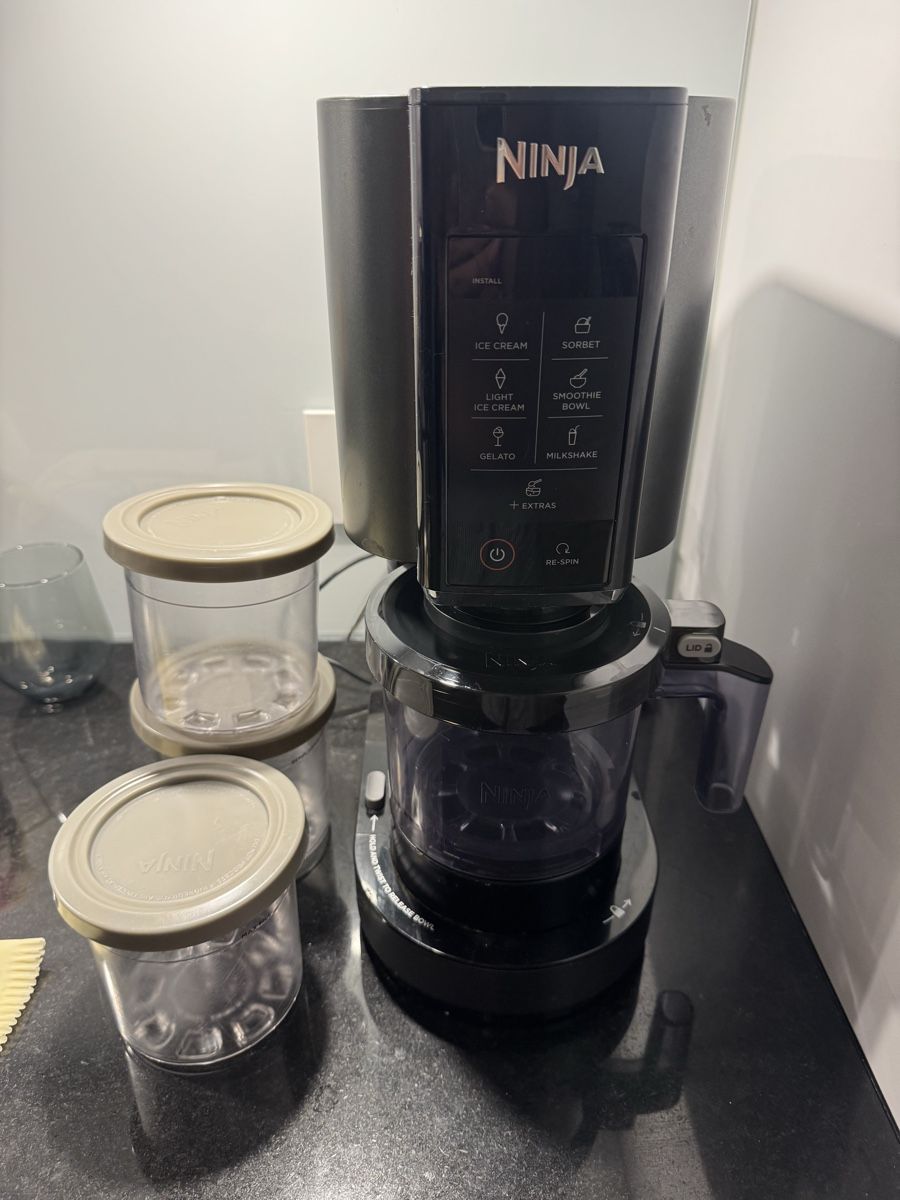 Elettrodomestici da cucina: Ninja ice cream maker + 3 Becher – Usato da Rorschach venduto da ilo_jxk7