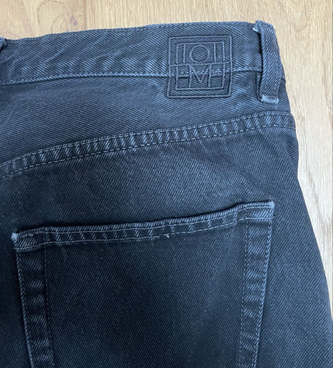 Totême Jeans: Totême straight black jeans 28/32 – Usato da Yverdon-les-Bains venduto da pen_bbz8 5