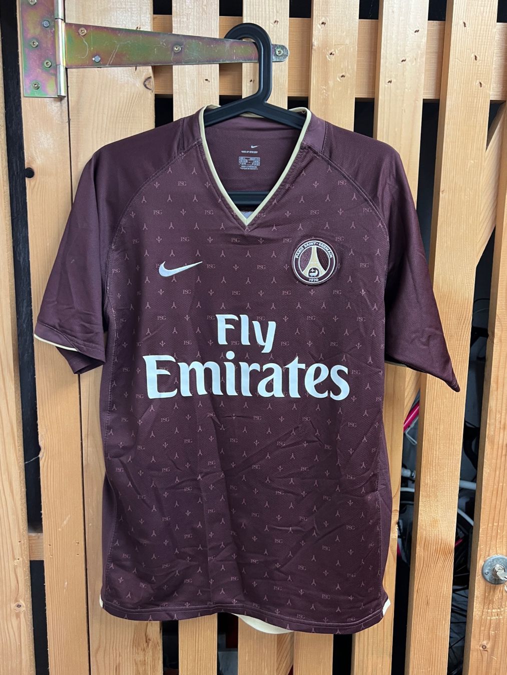 Nike Canottiere & Pantaloni: PSG Nike Trikot Vintage – Usato da Cully venduto da DealerPrice