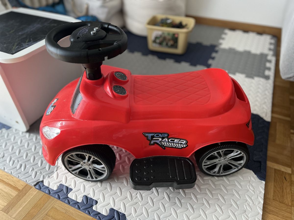 Fahrzeuge für Kinder: Plastic car for toddlers – Gebraucht aus Zollikon von Animis89 2